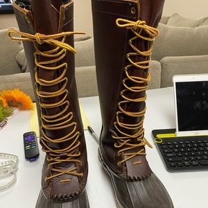 Schnee’s Hunter II boots - Like new!